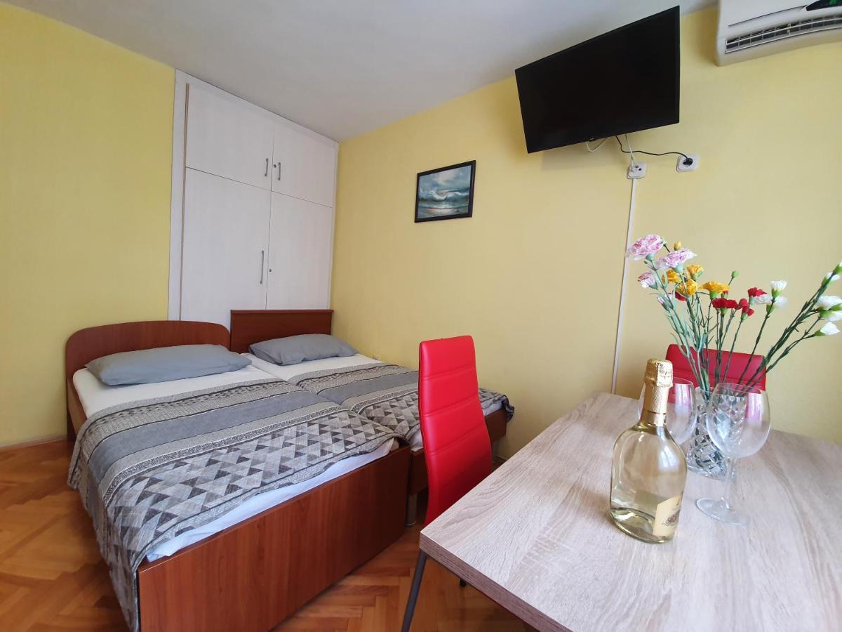 Apartments Ribarevic Макарська Екстер'єр фото