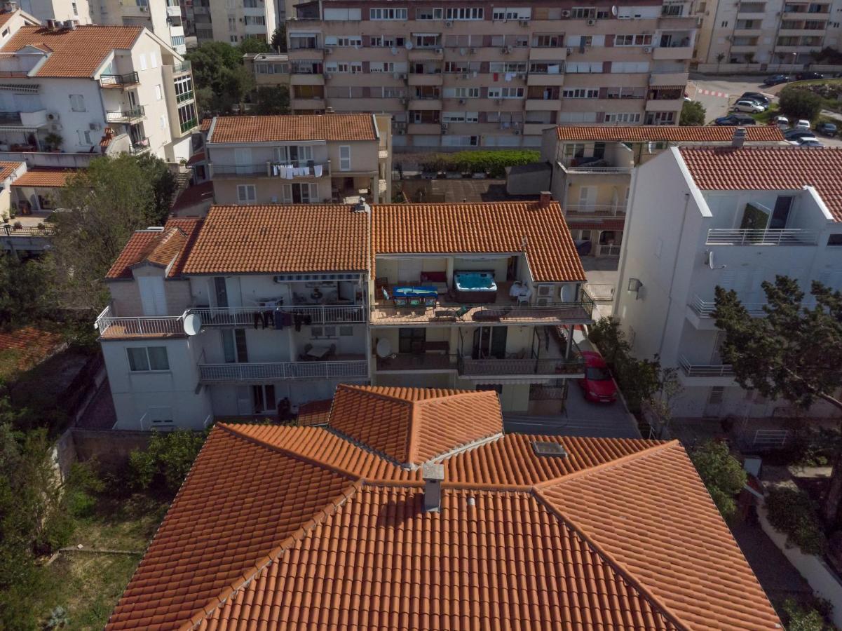 Apartments Ribarevic Макарська Екстер'єр фото